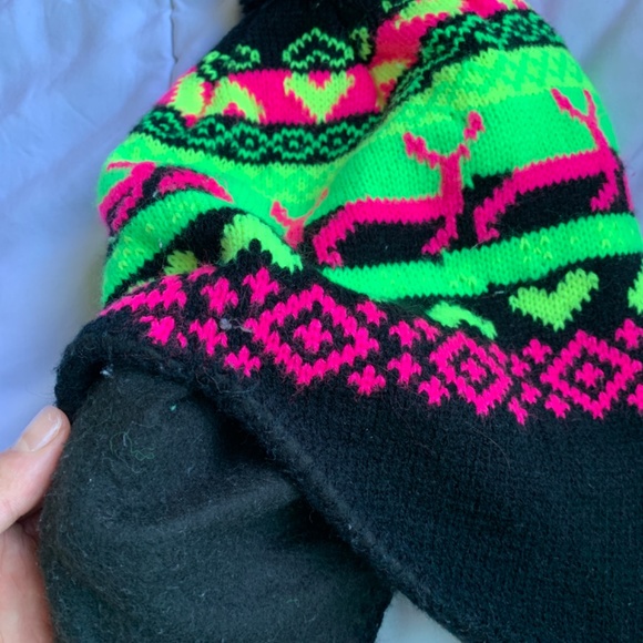 Ear Covering Toques - Picture 3 of 3